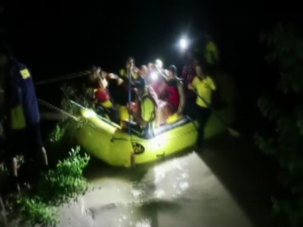 Uttarakhand: SDRF rescues five people stranded on island in Sahaspur river in Dehradun Uttarakhand: SDRF rescues five people stranded on island in Sahaspur river in Dehradun