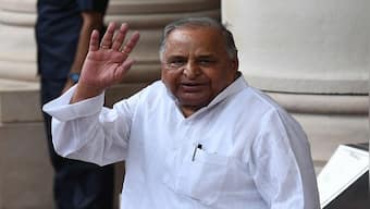 Mulayam Singh Yadav was icon of socialist movement, respected by everybody: Manmohan Singh