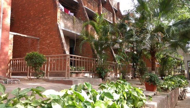 Jawaharlal Nehru University: Hostel room roof collapses; no injuries reported Jawaharlal Nehru University: Hostel room roof collapses; no injuries reported