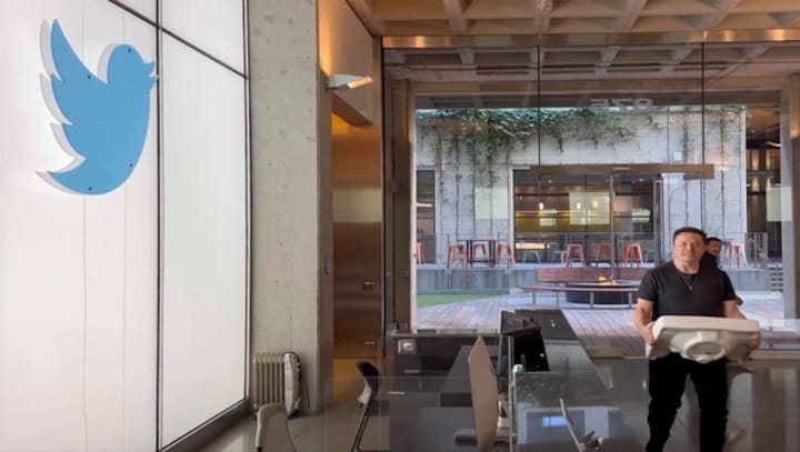 Elon Musk visits Twitter headquarters ahead of takeover deadline, updates bio to 'Chief Twit'