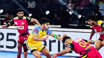 Pro Kabaddi League 2022: Chandran Ranjit helps Gujarat Giants defeat UP Yoddhas; Bengaluru Bulls beat Tamil Thalaivas