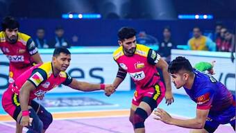 Pro Kabaddi League 2022: Bengaluru Bulls beat Dabang Delhi 47-43; Gujarat Giants register big win