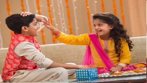 Happy Bhai Dooj 2022: Celebrate brother-sister bond with these wishes and messages