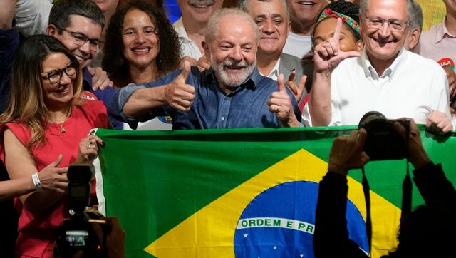 Brazil election: Luiz Inácio Lula da Silva beats Jair Bolsonaro to return as president Brazil election: Luiz Inácio Lula da Silva beats Jair Bolsonaro to return as president