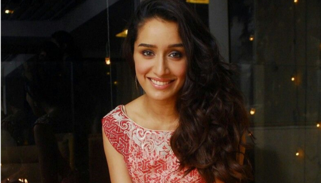 Shraddha Kapoor kickstarts Diwali preparations at her home! Shraddha Kapoor kickstarts Diwali preparations at her home!