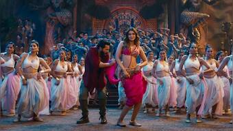 Bhediya song Thumkeshwari: Varun Dhawan-Kriti Sanon burn the dance floor with their sizzling chemistry