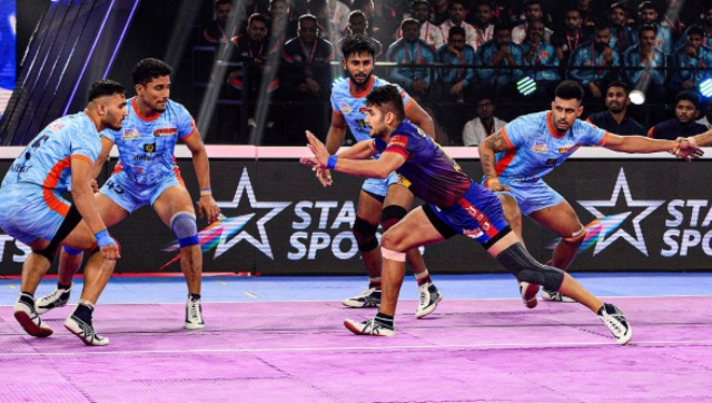 Pro Kabaddi League 2022: U Mumba clinch 37-29 win against Gujarat Giants; Dabang Delhi suffer second straight defeat Pro Kabaddi League 2022: U Mumba clinch 37-29 win against Gujarat Giants; Dabang Delhi suffer second straight defeat