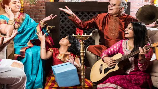 Diwali 2022: Outfit ideas from Bollywood for this Deepawali Diwali 2022: Outfit ideas from Bollywood for this Deepawali