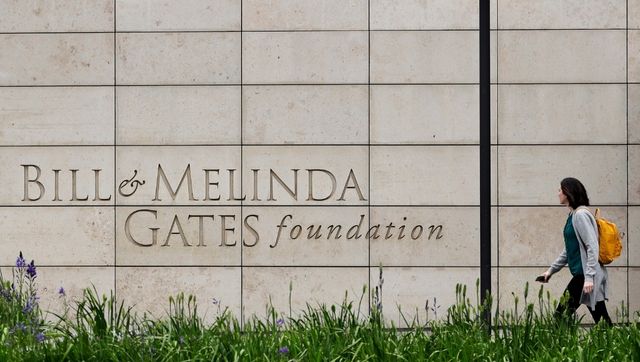 Bill and Melinda Gates Foundation pledges $1.2 billion to eradicate polio worldwide Bill and Melinda Gates Foundation pledges $1.2 billion to eradicate polio worldwide