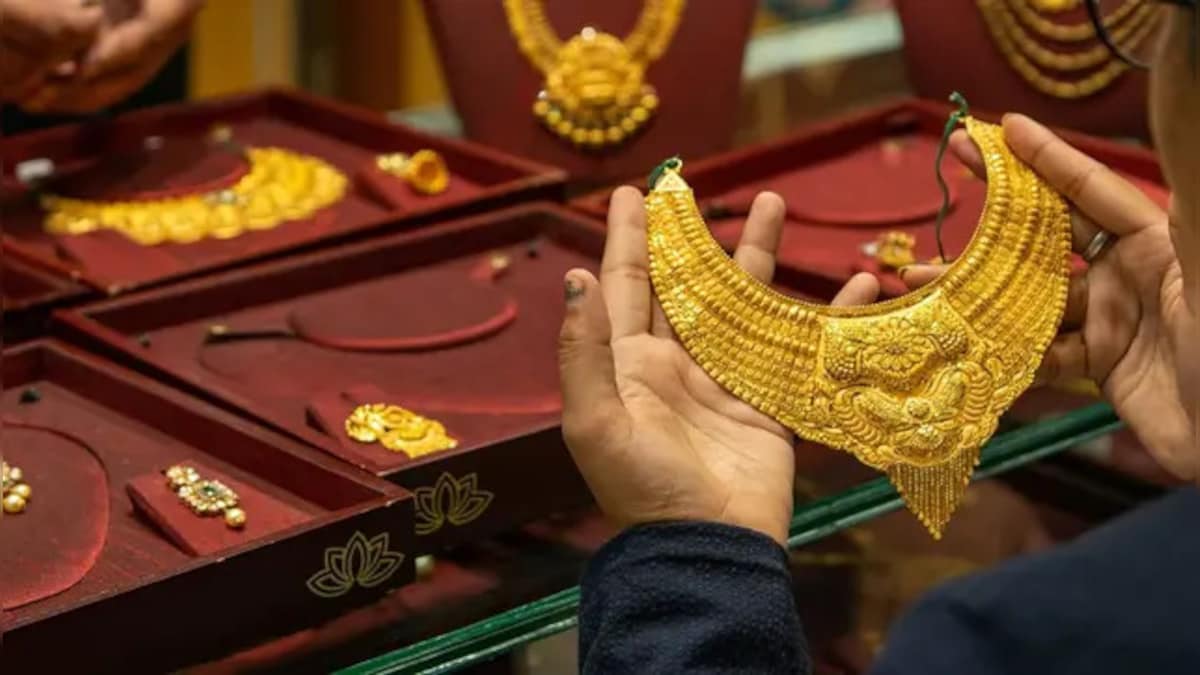 Planning to buy gold on Dhanteras? Remember to check these things