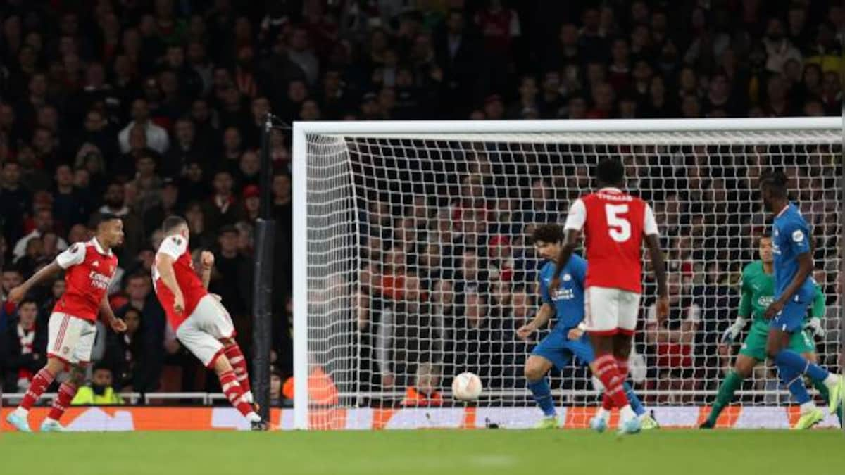 Europa League: Arsenal reach knockout stages with win over PSV