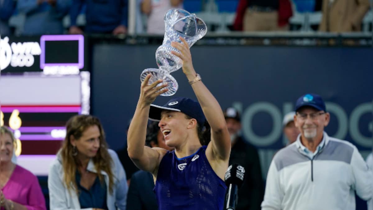 Iga Swiatek outlasts Donna Vekic to clinch WTA San Diego title