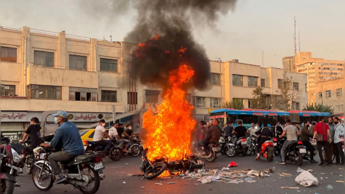 Iran protests: Security forces open fire at anti-hijab protestors in latest crackdown