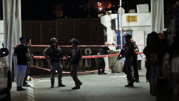 Palestinian gunman opens fire on Israeli military checkpoint; Kills female soldier, wounds three others