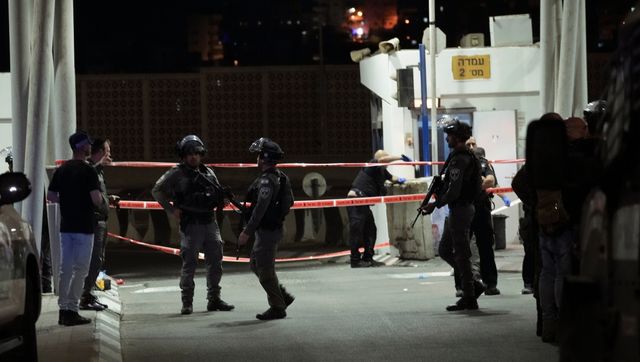 Palestinian gunman opens fire on Israeli military checkpoint; Kills female soldier, wounds three others Palestinian gunman opens fire on Israeli military checkpoint; Kills female soldier, wounds three others