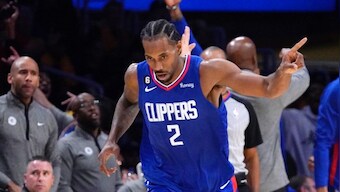 NBA: Kawhi Leonard scores 14 points in return, Clippers hold off Lakers