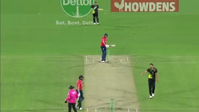 Watch: Mitchell Starc warns Jos Buttler for run-out at non-striker’s end says, ‘I am not Deepti, but I might do it’ Watch: Mitchell Starc warns Jos Buttler for run-out at non-striker’s end says, ‘I am not Deepti, but I might do it’