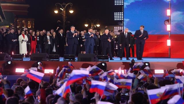 Putin signs laws annexing four Ukrainian regions Putin signs laws annexing four Ukrainian regions