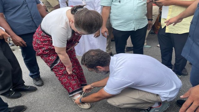 Viral: Rahul Gandhi ties Sonia Gandhi's shoelaces; caring gesture wins hearts Viral: Rahul Gandhi ties Sonia Gandhi's shoelaces; caring gesture wins hearts