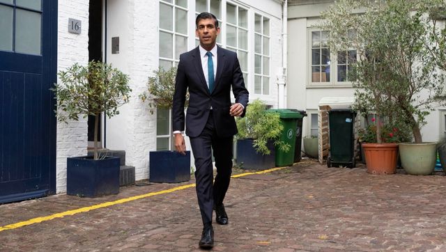 Rishi Sunak is a 'proud Hindu', has taken oath at House of Commons on Bhagavad Gita since 2017 Rishi Sunak is a 'proud Hindu', has taken oath at House of Commons on Bhagavad Gita since 2017
