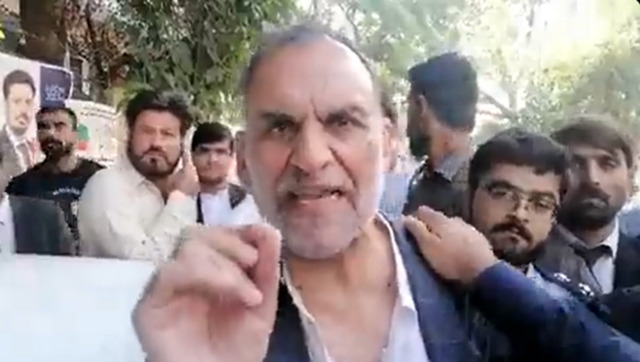 Pakistan: Senator Azam Swati detained and tortured by intelligence agencies after tweeting against General Bajwa Pakistan: Senator Azam Swati detained and tortured by intelligence agencies after tweeting against General Bajwa