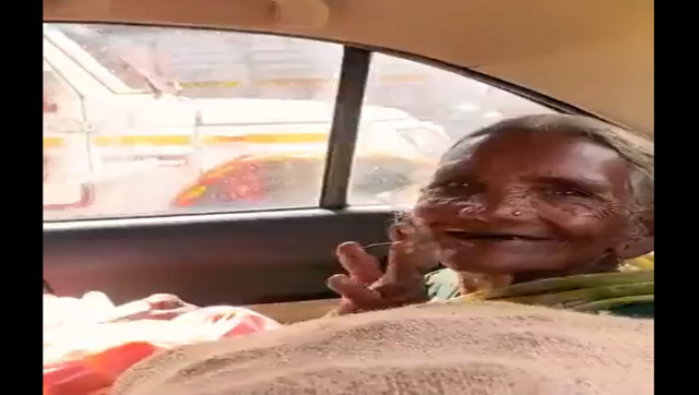 Man helps 75-year-old ragpicker set up vegetable cart; internet lauds gesture Man helps 75-year-old ragpicker set up vegetable cart; internet lauds gesture