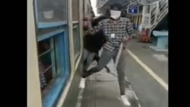 College students perform stunts with sword-like weapons on train, arrested College students perform stunts with sword-like weapons on train, arrested