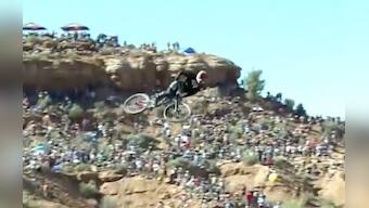 Insane! Biker shows shocking skills during mountain bike riding, video goes viral