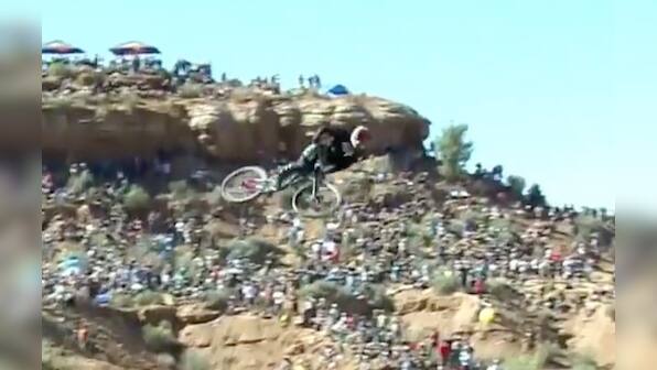 Insane! Biker shows shocking skills during mountain bike riding, video goes viral