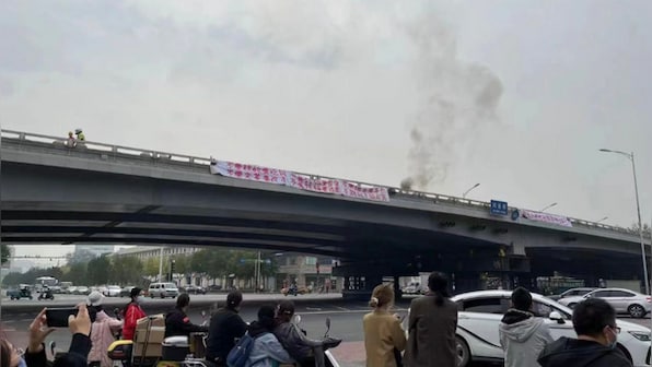 Sitong Bridge’s ‘New Tankman’: Banner of freedom from Xi Jinping makes way out of China