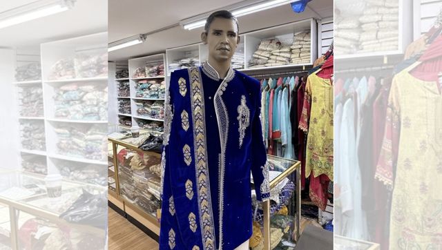 Obama-lookalike mannequin wearing sherwani makes rounds on internet, see post Obama-lookalike mannequin wearing sherwani makes rounds on internet, see post