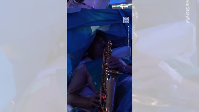Watch: Patient plays saxophone during 9-hour brain surgery in Italy Watch: Patient plays saxophone during 9-hour brain surgery in Italy