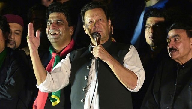 Imran Khan injured in firing at his rally in Pakistan's Gujranwala, one attacker held Imran Khan injured in firing at his rally in Pakistan's Gujranwala, one attacker held