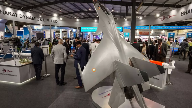 Uttar Pradesh govt signs 13 MoUs worth Rs 564 crore at Defence Expo 2022 Uttar Pradesh govt signs 13 MoUs worth Rs 564 crore at Defence Expo 2022