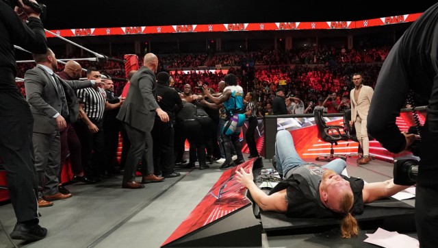 WWE Raw: Bobby Lashley destroys Brock Lesnar, Seth Rollins retains title WWE Raw: Bobby Lashley destroys Brock Lesnar, Seth Rollins retains title