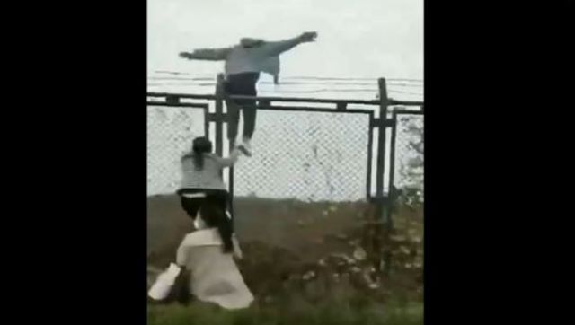 Watch: Workers flee COVID-19 lockdown at China's biggest iPhone factory Watch: Workers flee COVID-19 lockdown at China's biggest iPhone factory