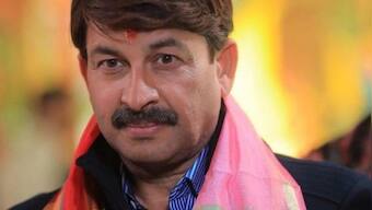 Delhi: Kejriwal govt spraying poisonous chemical in Yamuna to remove froth ahead of Chhath Puja, says Manoj Tiwari