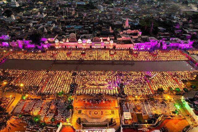 Ayodhya sets Guinness world record by lighting over 15 lakh diyas on Deepotsav in PM Modi's presence Ayodhya sets Guinness world record by lighting over 15 lakh diyas on Deepotsav in PM Modi's presence
