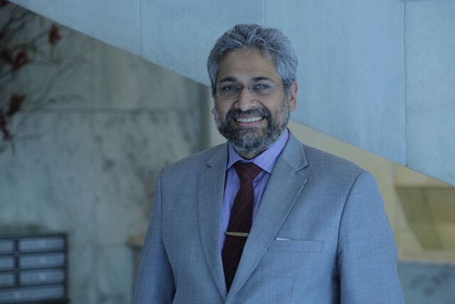 Delhi Police raid homes of The Wire founders Siddharth Varadarajan, MK Venu; Mobile, laptops seized Delhi Police raid homes of The Wire founders Siddharth Varadarajan, MK Venu; Mobile, laptops seized