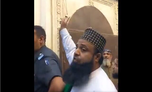 Pakistan: TLP lawmaker turns up at 'mosque-like' Ahmadiyya hall, calls for arrest of minority community's members Pakistan: TLP lawmaker turns up at 'mosque-like' Ahmadiyya hall, calls for arrest of minority community's members