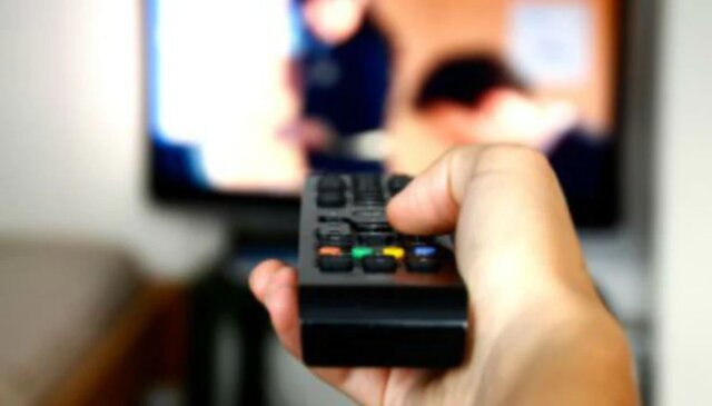 Centre asks news sites, TV channels to refrain from carrying advertisements of online betting platforms Centre asks news sites, TV channels to refrain from carrying advertisements of online betting platforms