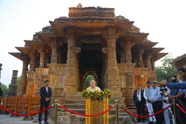 Gujarat: UN chief Antonio Guterres visits Sun Temple in Modhera Gujarat: UN chief Antonio Guterres visits Sun Temple in Modhera