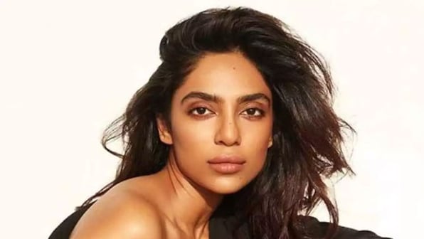 Sobhita Dhulipala shares an empowering video of herself, fans shower ...