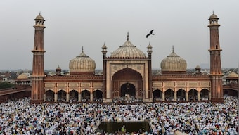 BJP leader Khushbu Sundar denounces Jama Masjid's new rule for women; 'Even men indulge in improper acts'