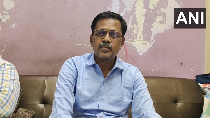 After AAP’s allegation of abduction of candidate, EC asks Gujarat CEO to probe and take action After AAP’s allegation of abduction of candidate, EC asks Gujarat CEO to probe and take action