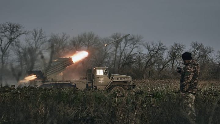 Nobel Peace laureate calls for weapons to free Ukraine