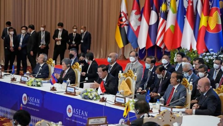 Southeast Asian leaders call for unity amid global tensions