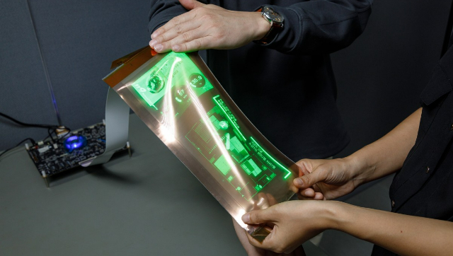 After foldable and rollable displays, LG Display shows off a 12-inch stretchable display panel After foldable and rollable displays, LG Display shows off a 12-inch stretchable display panel