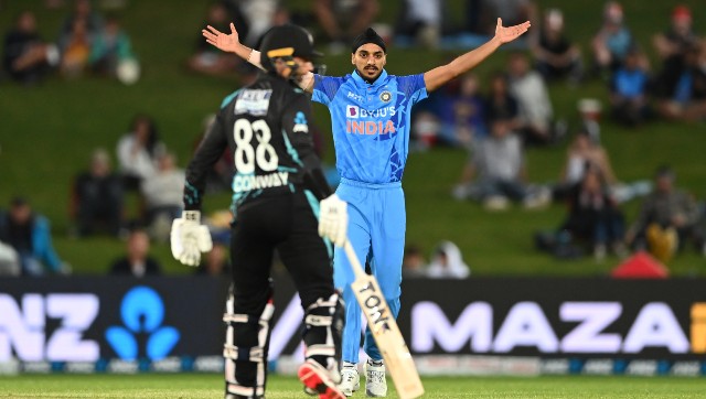 India vs New Zealand: Arshdeep Singh reveals how bowling alongside Umran Malik has benefitted him India vs New Zealand: Arshdeep Singh reveals how bowling alongside Umran Malik has benefitted him