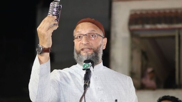 WATCH: Black flags, 'go back Asaduddin Owaisi' chants welcome AIMIM chief in Surat ahead of Gujarat polls